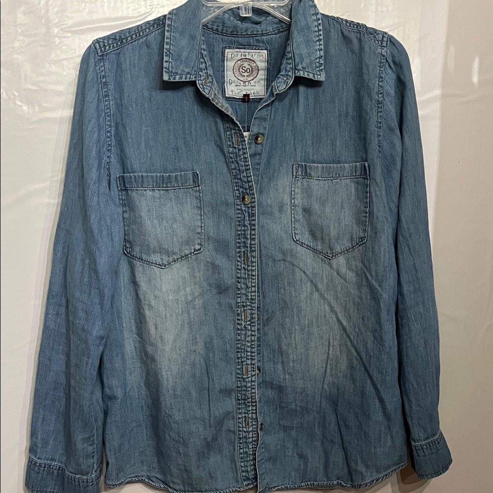 SO Light Blue Denim Shirt with design on the back. Upcycled. Size XL
